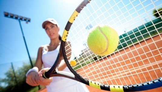 Lekcja gry w tenisa