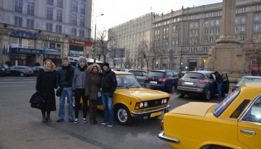 Wycieczka po Warszawie zabytkowym Fiatem 125p