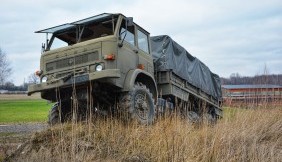 OFF-ROAD wojskową ciężarówką